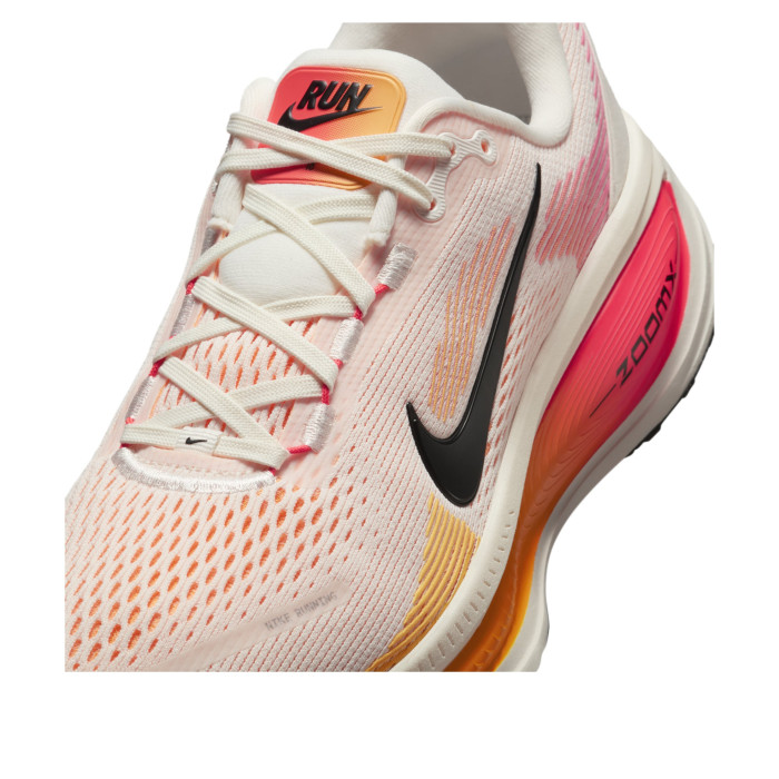 Nike Wmns Vomero 18 Sail Bright Crimson - женская сетка размеров Nike Wmns Vomero 18 Sail Bright Crimson - женская сетка размеров