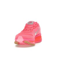 Женские Nike Vomero 18 Digital Pink Hyper Orange (W)