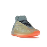 Кроссовки adidas Yeezy QNTM Hi-Res Coral