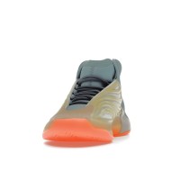 Кроссовки adidas Yeezy QNTM Hi-Res Coral