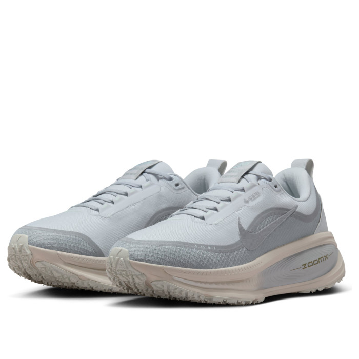 Nike Vomero 18 GORE-TEX Reflective Pure Platinum Metallic Silver - мужская сетка размеров Nike Vomero 18 GORE-TEX Reflective Pure Platinum Metallic Silver - мужская сетка размеров