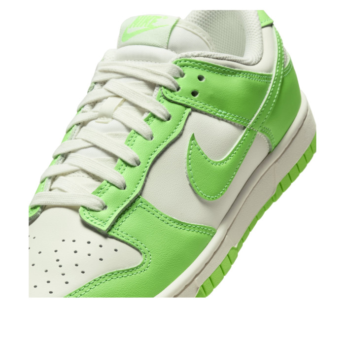 Nike Wmns Dunk Low Green Strike - женская сетка размеров Nike Wmns Dunk Low Green Strike - женская сетка размеров
