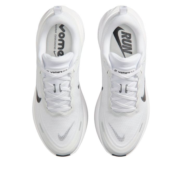 Nike Vomero Plus White/Dark Smoke Grey/Metallic Dark Grey/Black - мужская сетка размеров Nike Vomero Plus White/Dark Smoke Grey/Metallic Dark Grey/Black - мужская сетка размеров