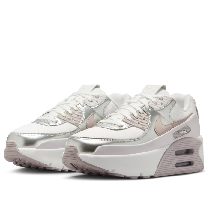 Nike Wmns Air Max 90 LV8 Vast Grey Metallic Platinum - женская сетка размеров Nike Wmns Air Max 90 LV8 Vast Grey Metallic Platinum - женская сетка размеров