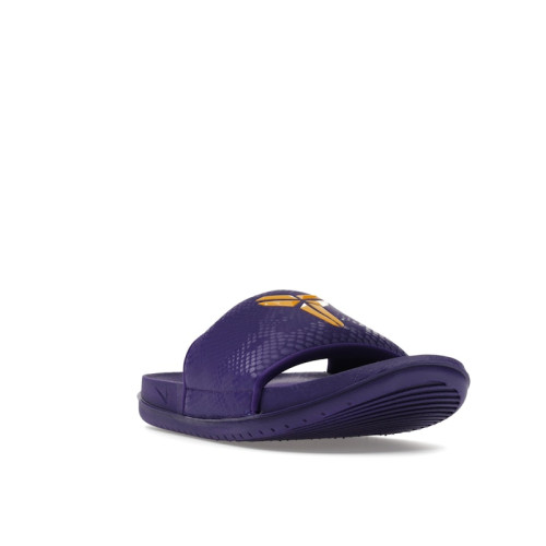 Kobe Bryant x Nike Kawa Slide GS Court Purple University Gold - мужская сетка размеров Kobe Bryant x Nike Kawa Slide GS Court Purple University Gold - мужская сетка размеров