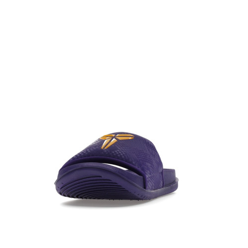 Kobe Bryant x Nike Kawa Slide GS Court Purple University Gold - мужская сетка размеров Kobe Bryant x Nike Kawa Slide GS Court Purple University Gold - мужская сетка размеров