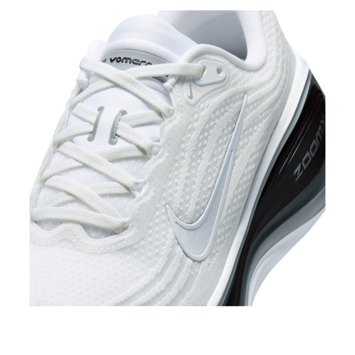 Nike Vomero Plus White Black Cool Grey - мужская сетка размеров Nike Vomero Plus White Black Cool Grey - мужская сетка размеров