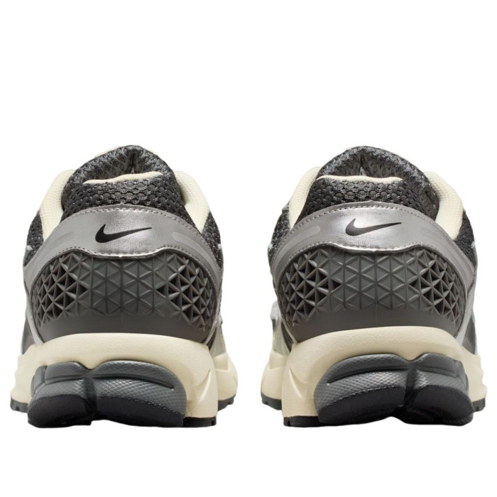 Nike Zoom Vomero 5 Iron Grey Chrome - мужская сетка размеров Nike Zoom Vomero 5 Iron Grey Chrome - мужская сетка размеров