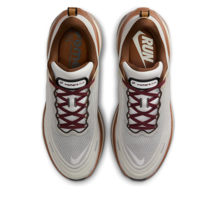 Nike Vomero Plus QS Sail Pecan Brown - мужская сетка размеров Nike Vomero Plus QS Sail Pecan Brown - мужская сетка размеров