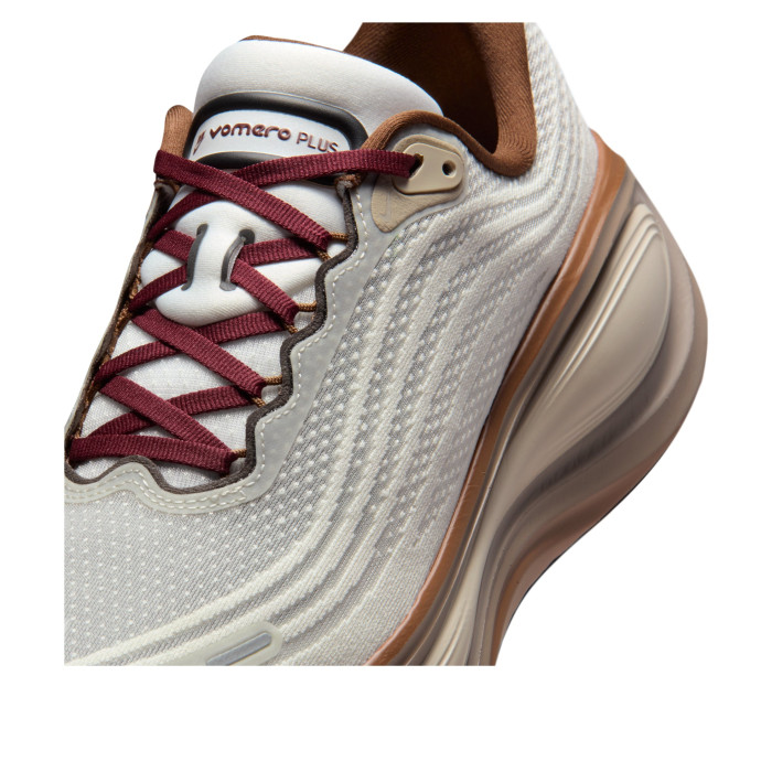 Nike Vomero Plus QS Sail Pecan Brown - мужская сетка размеров Nike Vomero Plus QS Sail Pecan Brown - мужская сетка размеров