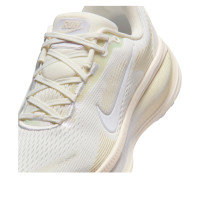 Женские Nike Vomero 18 White Chalk Sea Glass (W)