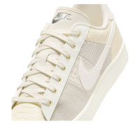 Nike Tennis Classic CS PRM WTCH BND Pale Ivory