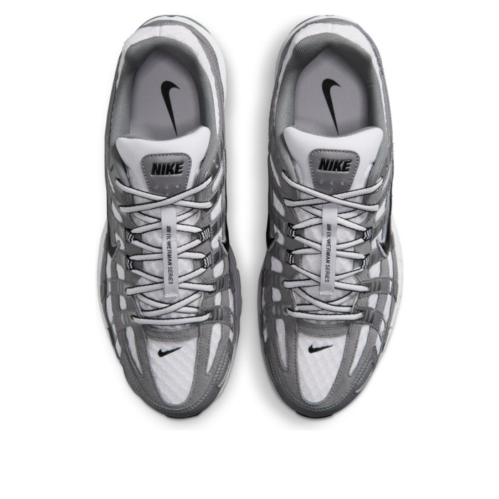 Nike P-6000 White Metallic Cool Grey - мужская сетка размеров Nike P-6000 White Metallic Cool Grey - мужская сетка размеров