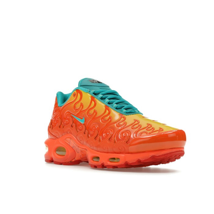 One Piece x Nike Air Max Plus Mera Mera - мужская сетка размеров One Piece x Nike Air Max Plus Mera Mera - мужская сетка размеров