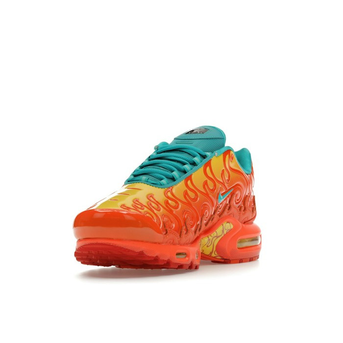One Piece x Nike Air Max Plus Mera Mera - мужская сетка размеров One Piece x Nike Air Max Plus Mera Mera - мужская сетка размеров