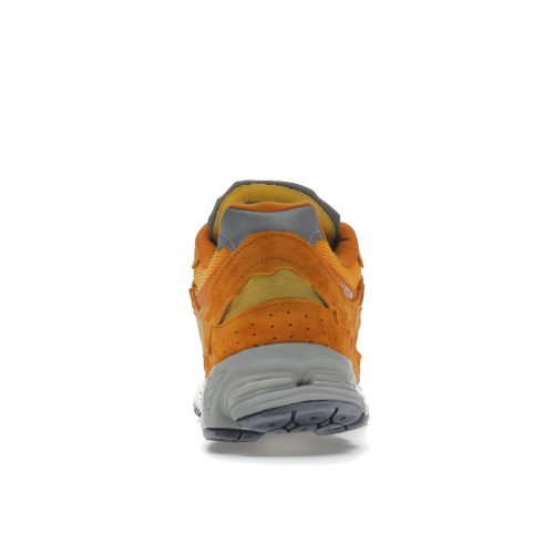 Кроссы New Balance 2002R Protection Pack Vintage Orange - мужская сетка размеров
