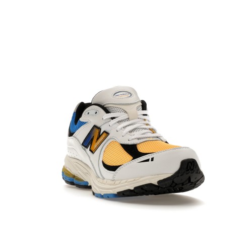 Кроссы New Balance 2002R Vibrant Apricot - мужская сетка размеров