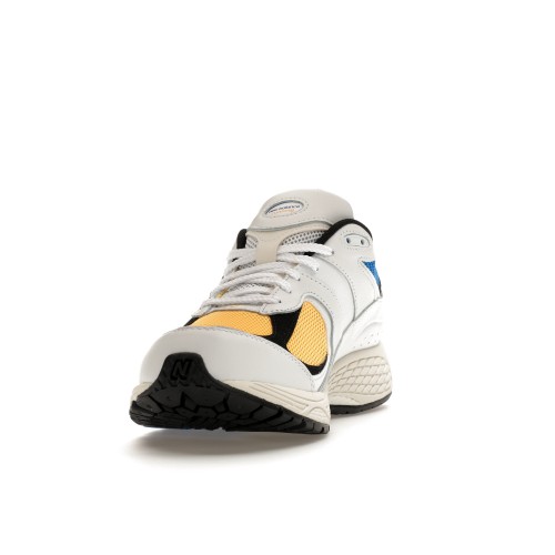 Кроссы New Balance 2002R Vibrant Apricot - мужская сетка размеров