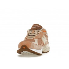 Кроссовки New Balance 990v3 MiUSA size? Exclusive Orange Cream