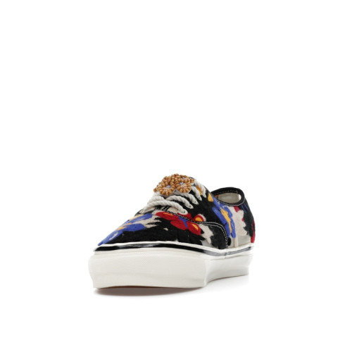 Vans Premium Authentic Needlework White Red Blue - мужская сетка размеров Vans Premium Authentic Needlework White Red Blue - мужская сетка размеров