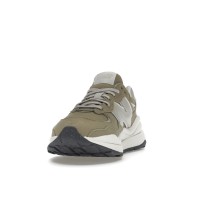 Женские кроссовки New Balance 57/40 Green Angora Magnet (W)